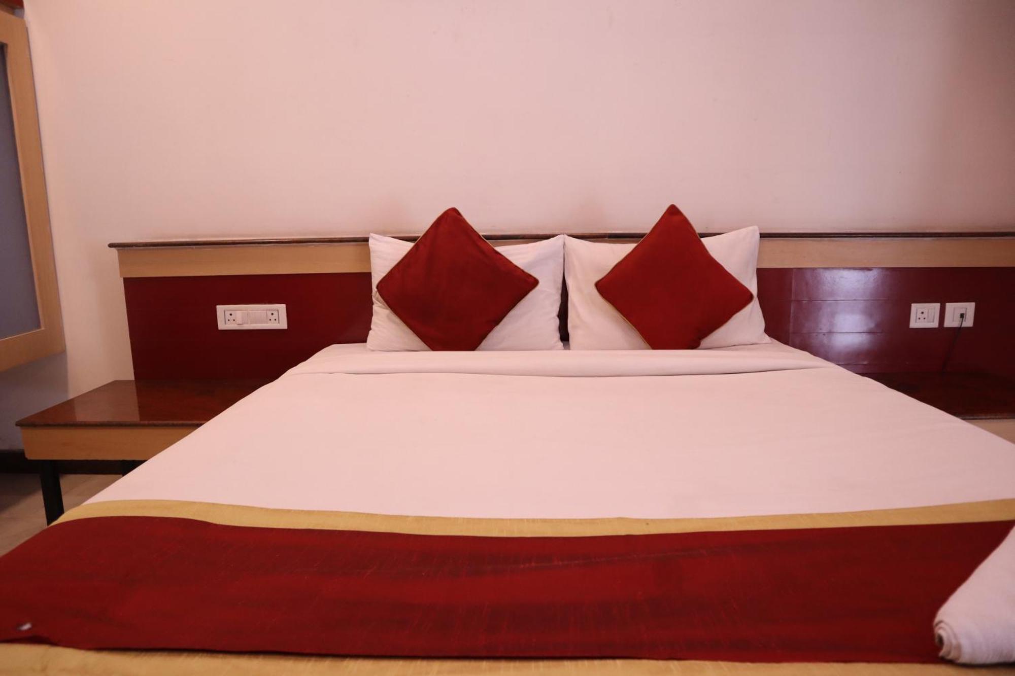 Sri Sai Ram Suites Бенґалуру Екстер'єр фото